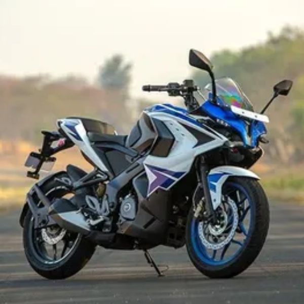 Best fuel injection bikes in india under 2 lakh on road