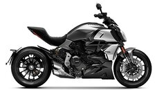Ducati Diavel 1260 vs Indian Super Chief Limited